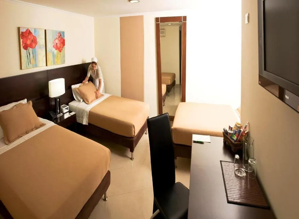 Hotel Alameda De La 10 メデジン