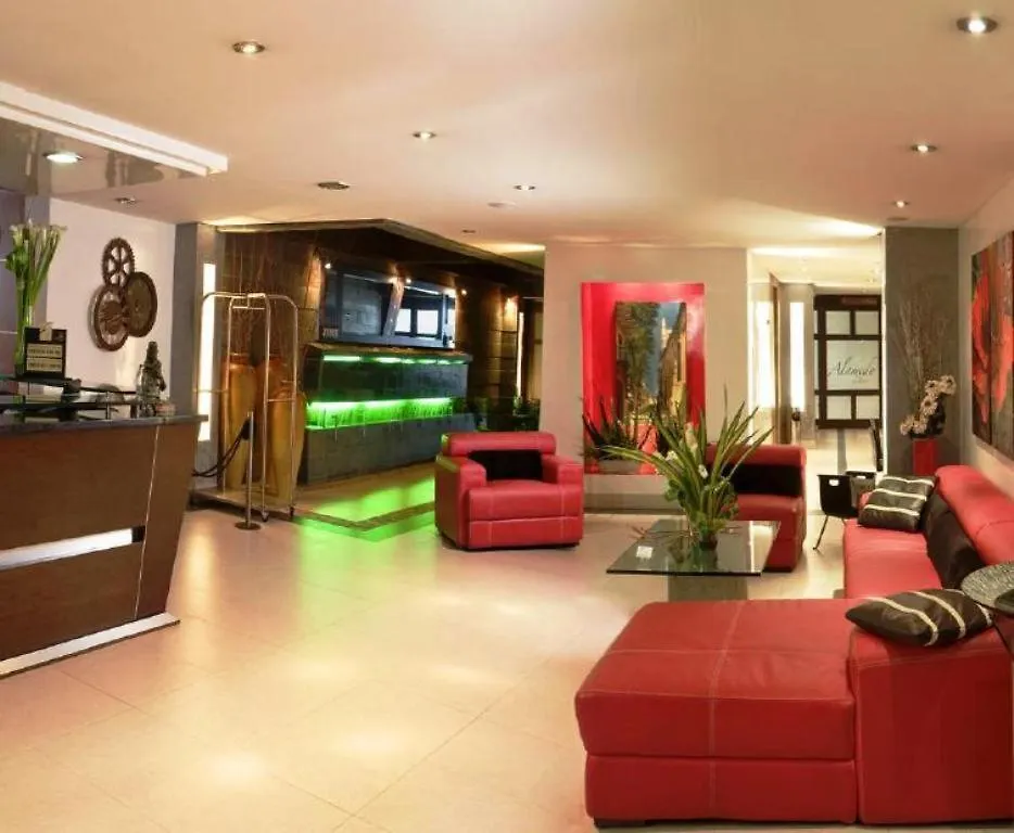 Hotel Alameda De La 10 メデジン
