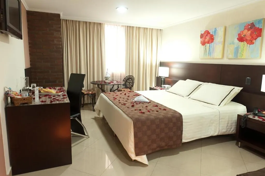 Hotel Alameda De La 10 メデジン 4*,