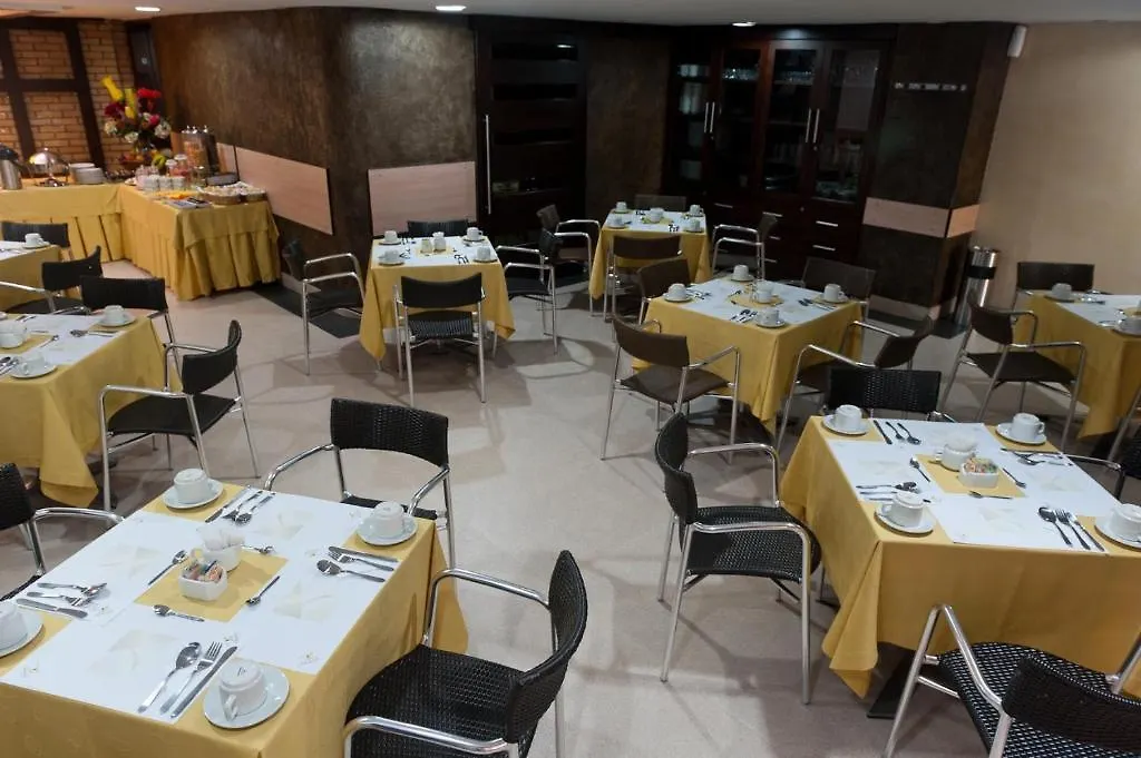 Hotel Alameda De La 10 メデジン 4*,
