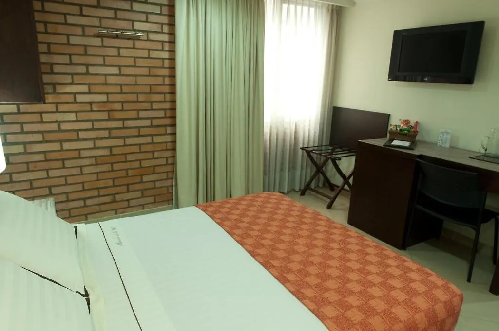 Hotel Alameda De La 10 メデジン
