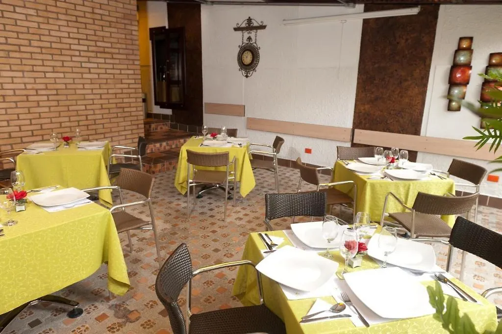 Hotel Alameda De La 10 メデジン