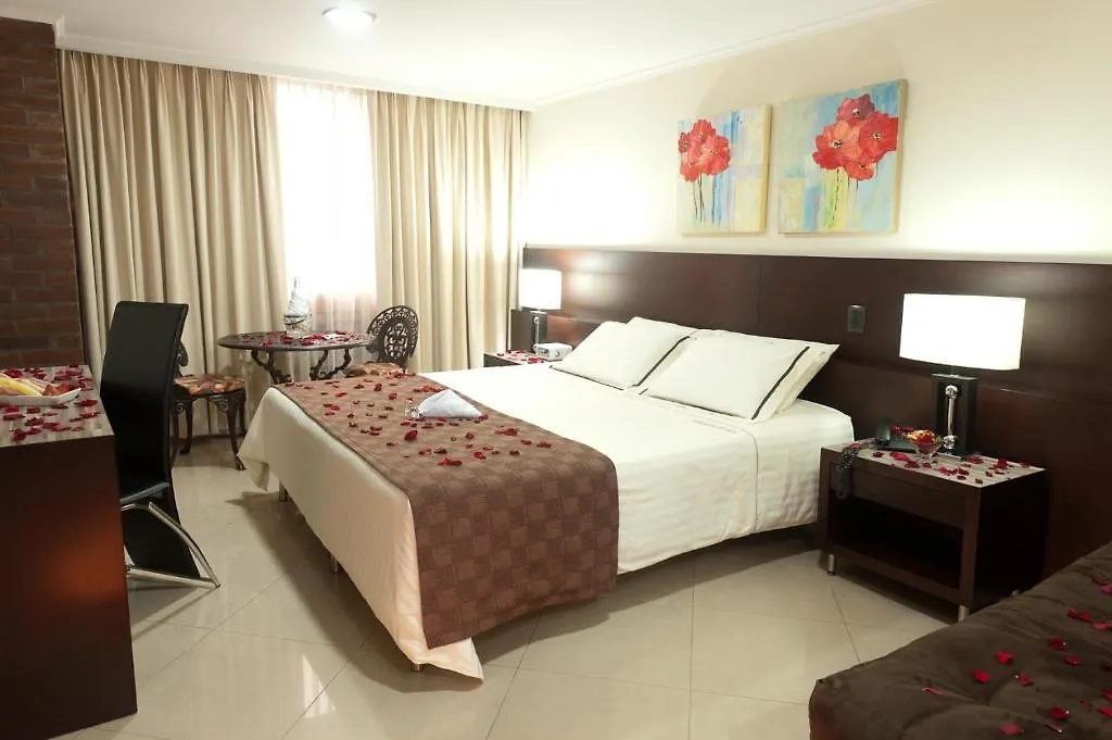 Hotel Alameda De La 10 メデジン